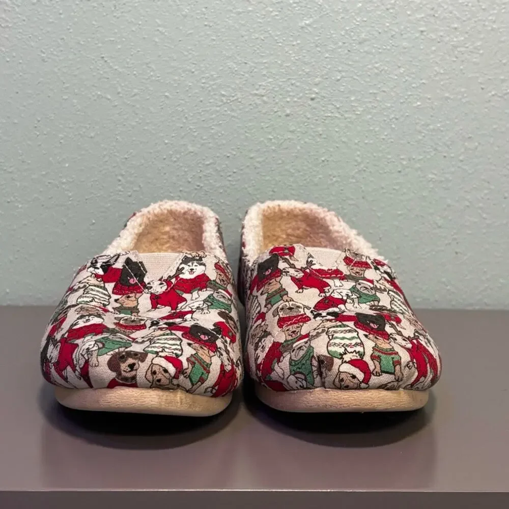 TOMS Classic Slip-On Shoes Women's Size 7 Christmas Sweater Dogs Print Lined